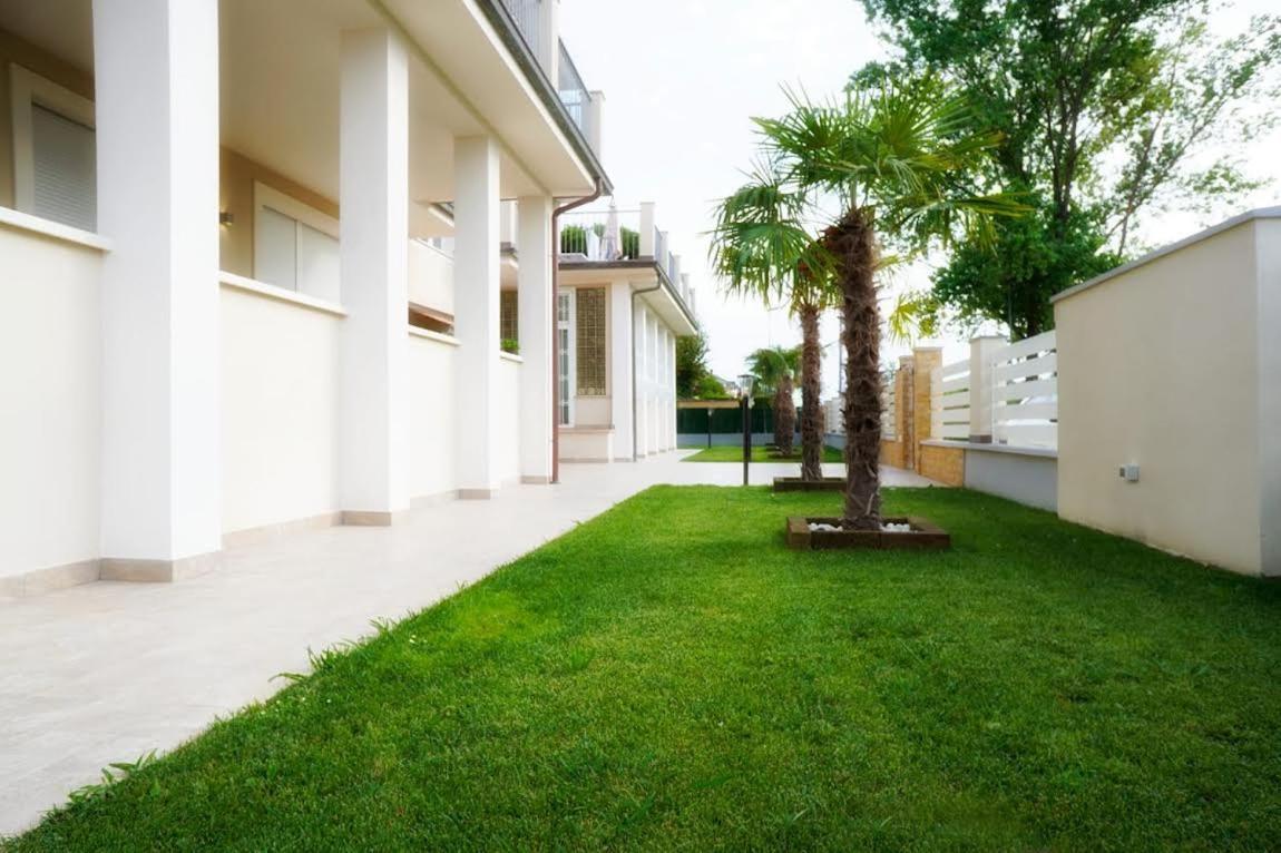 Residence Deamarina Marina di Massa Eksteriør bilde