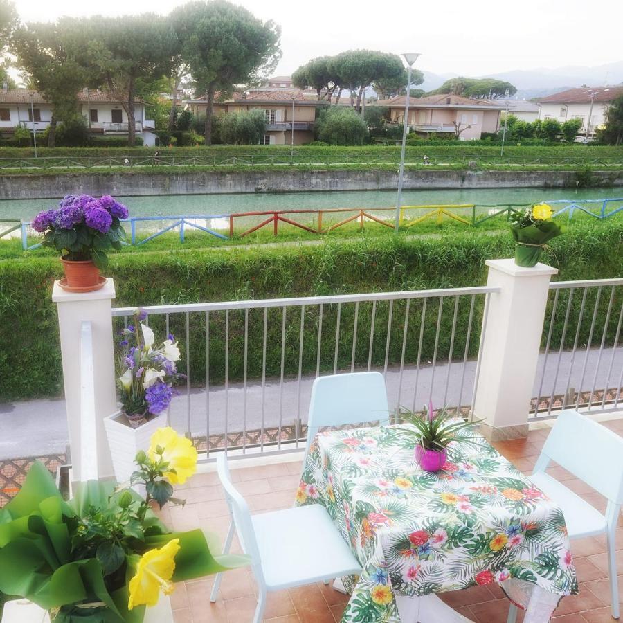 Residence Deamarina Marina di Massa Eksteriør bilde
