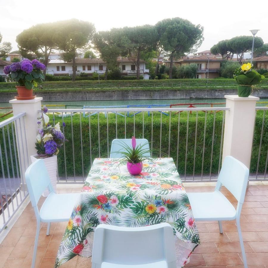 Residence Deamarina Marina di Massa Eksteriør bilde