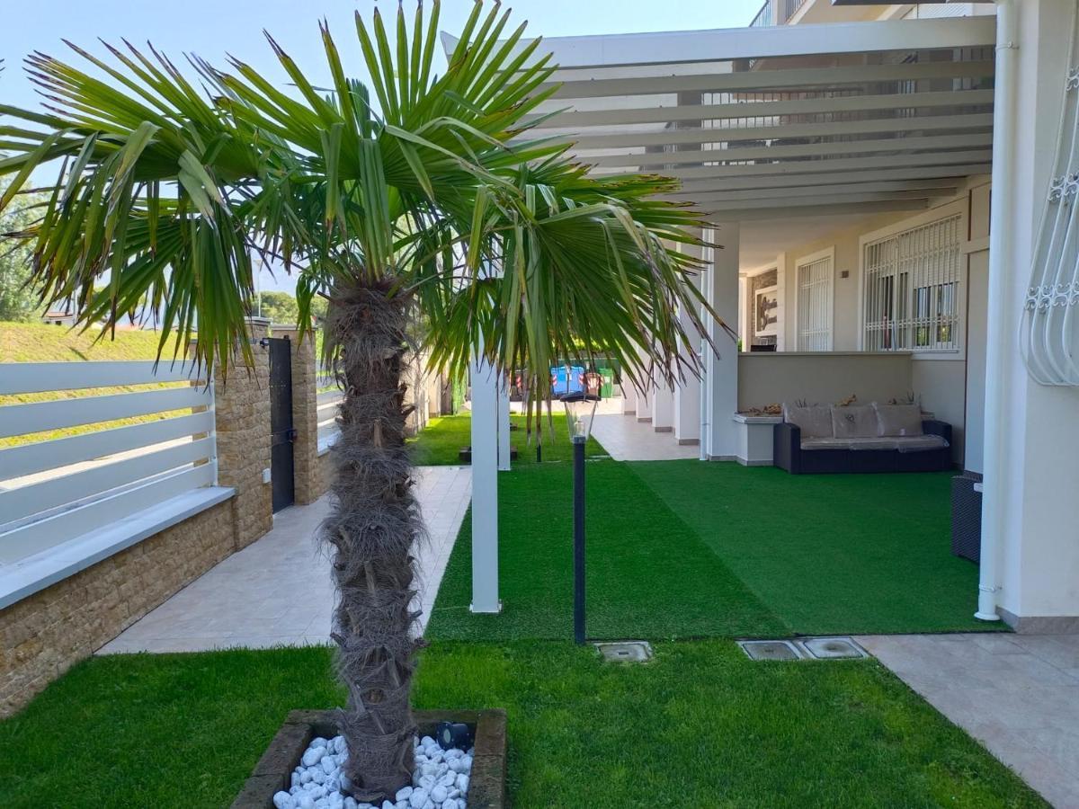Residence Deamarina Marina di Massa Eksteriør bilde