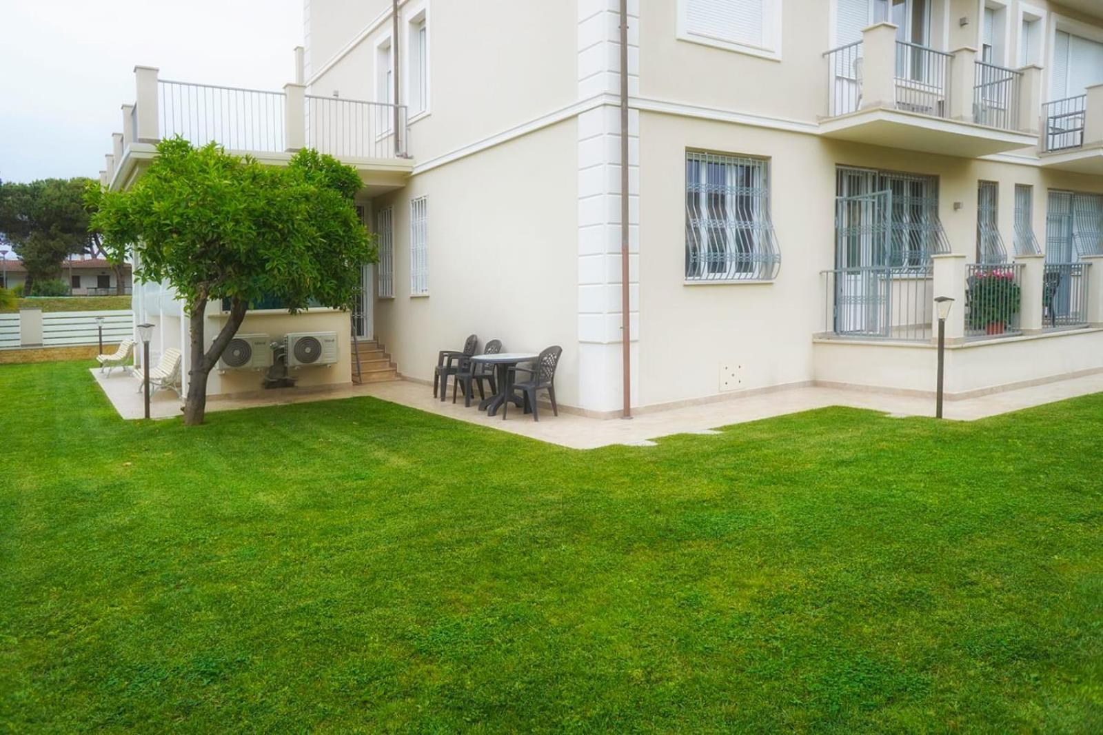 Residence Deamarina Marina di Massa Eksteriør bilde